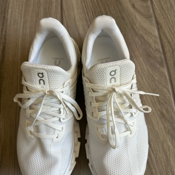 On Cloud White Sneakers - Picture 5 of 7